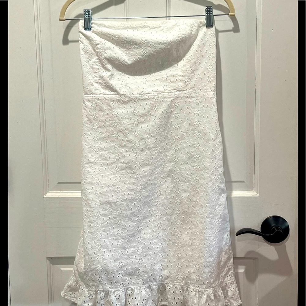 Adorable strapless sundress 🤩